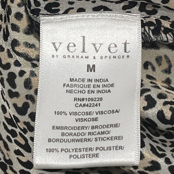 Animal Print Pull Over Blouse by Velvet by Graham & Spencer - Medium - Picture 8 of 8